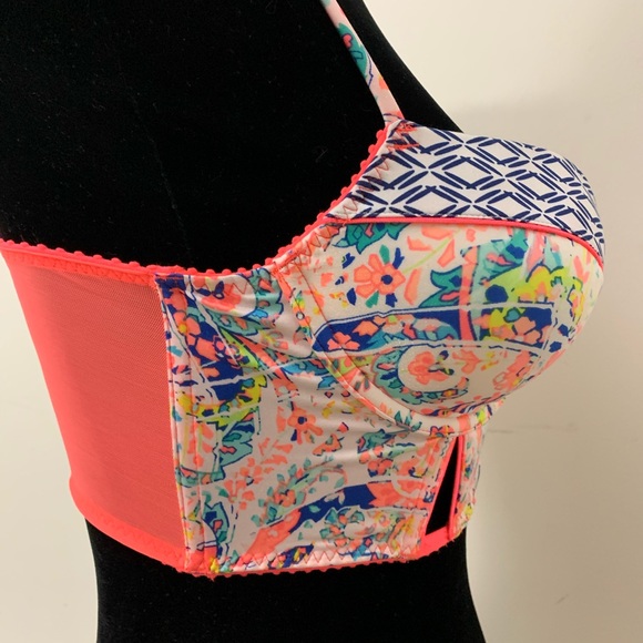 Victoria’s Secret Very Sexy Balconet w/ Cutouts - Picture 3 of 4